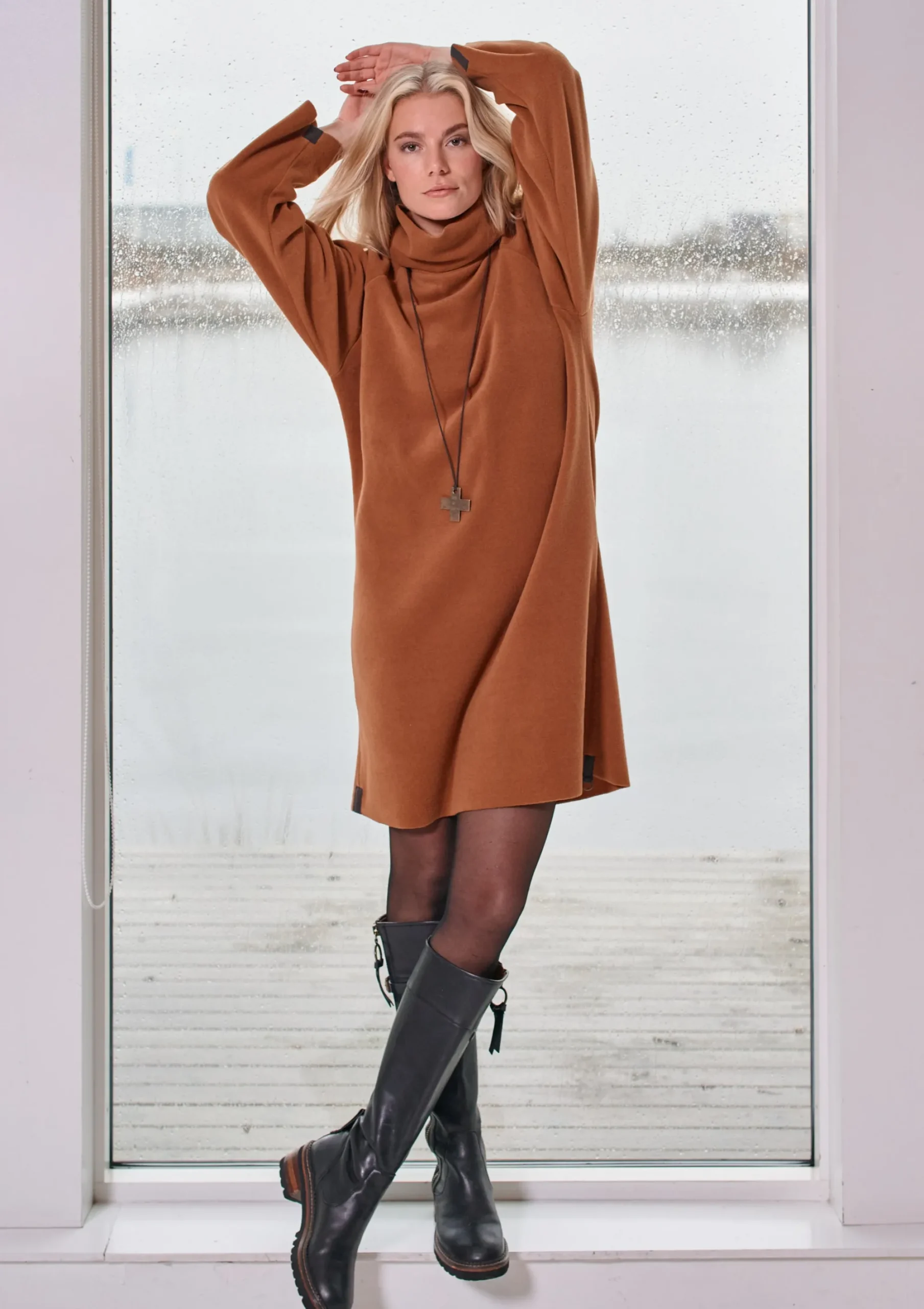 Henriette Steffensen Copenhagen KLEID MIT HOHEM HALS | 3246 RUST Fashion