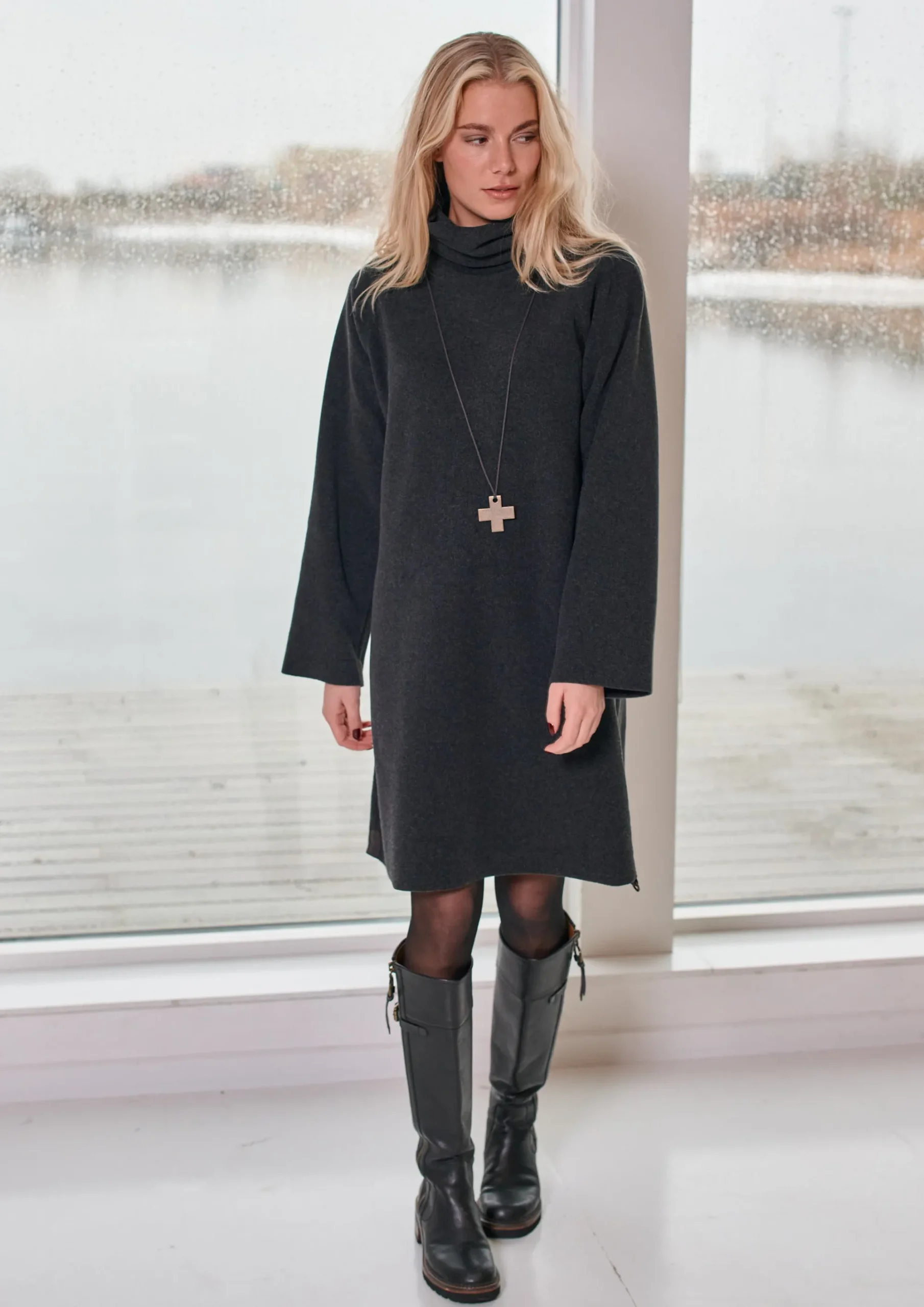 Henriette Steffensen Copenhagen KLEID MIT HOHEM HALS | 3246 SOFT BLACK Outlet