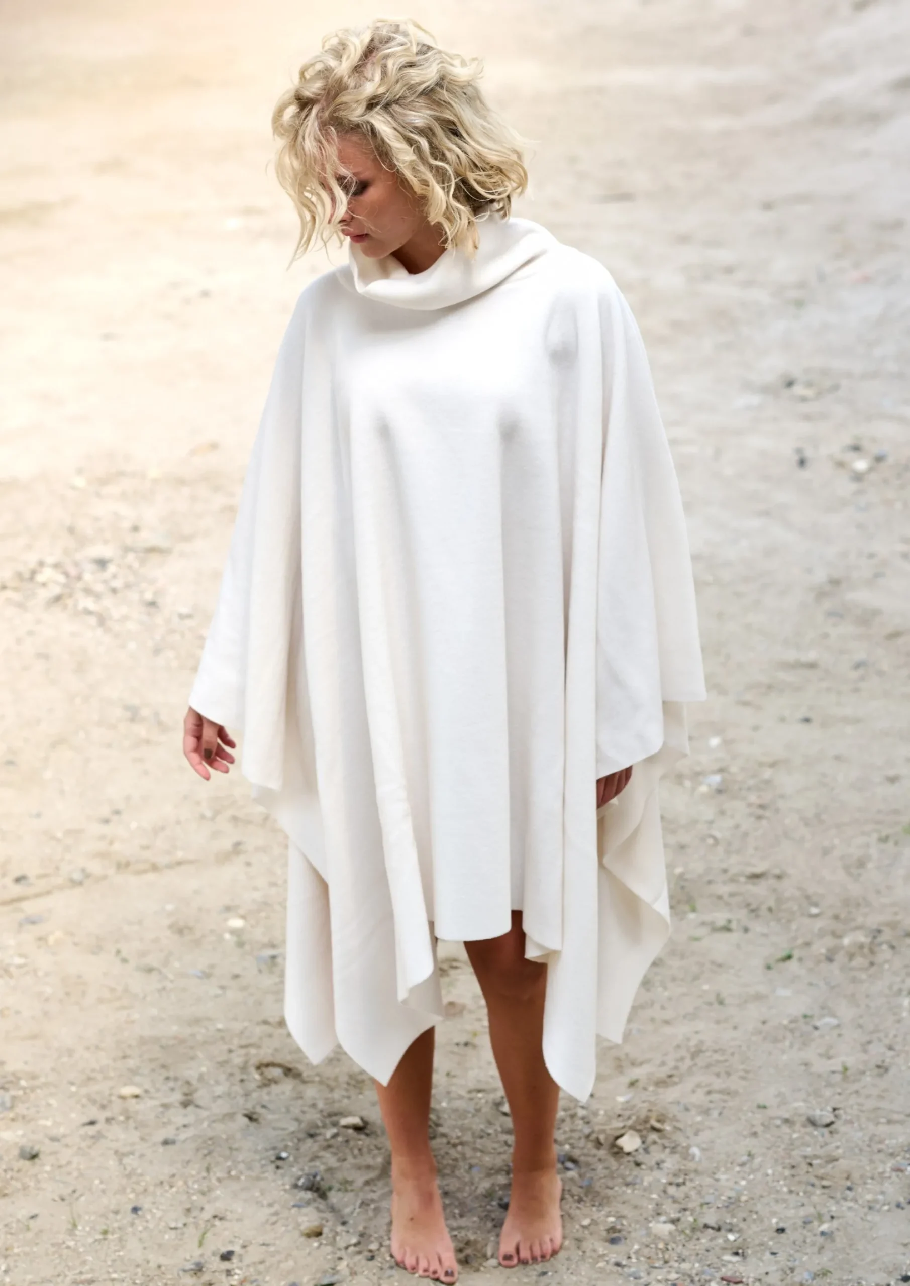 Henriette Steffensen Copenhagen LOUNGE PONCHO DAMEN | 4081 OFF WHITE New