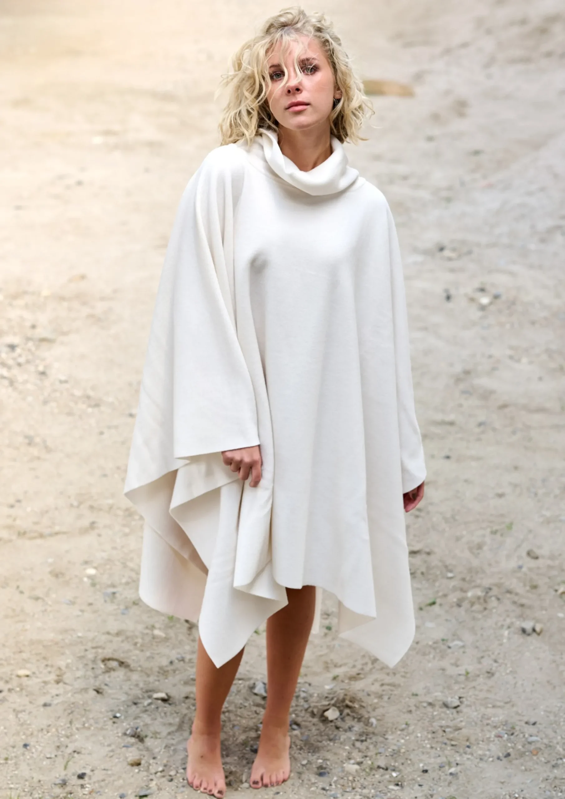 Henriette Steffensen Copenhagen LOUNGE PONCHO DAMEN | 4081 OFF WHITE New