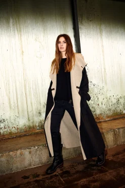 Henriette Steffensen Copenhagen TRENCHCOAT AUS DOPPELLAGIGEM FLEECE | 7145 SOFT BLACK/SAND Best